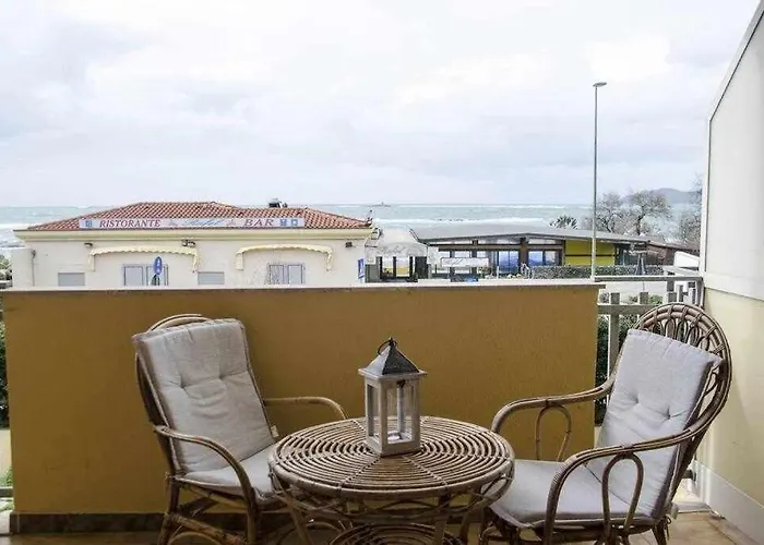 Bilocale Fronte Mare Sparaglione *